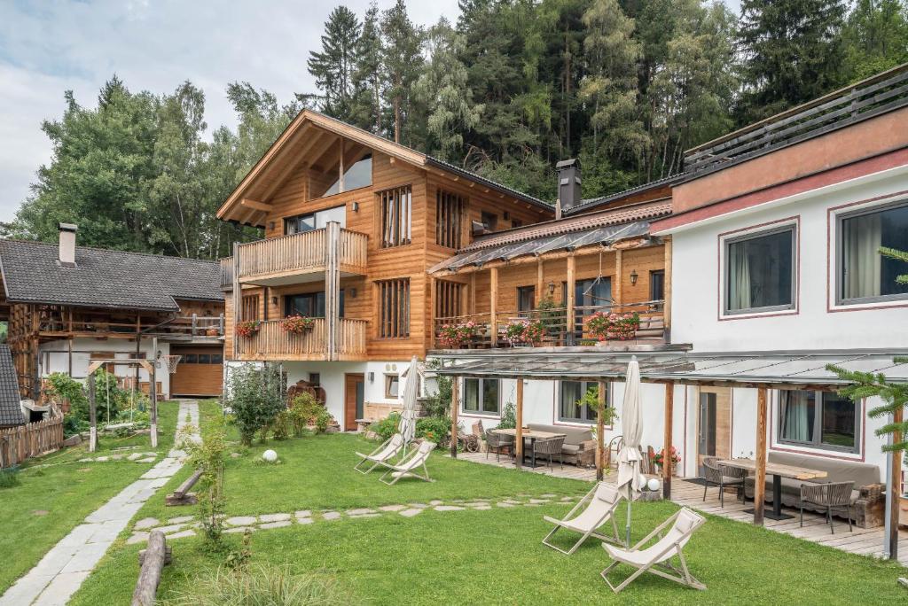 Κήπος έξω από το La Plates App Daduman