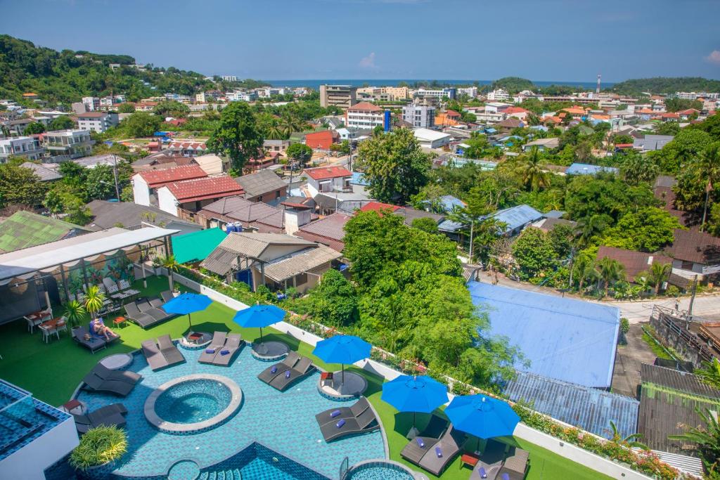 Bazén v ubytování The Yama Hotel Phuket nebo v jeho okolí