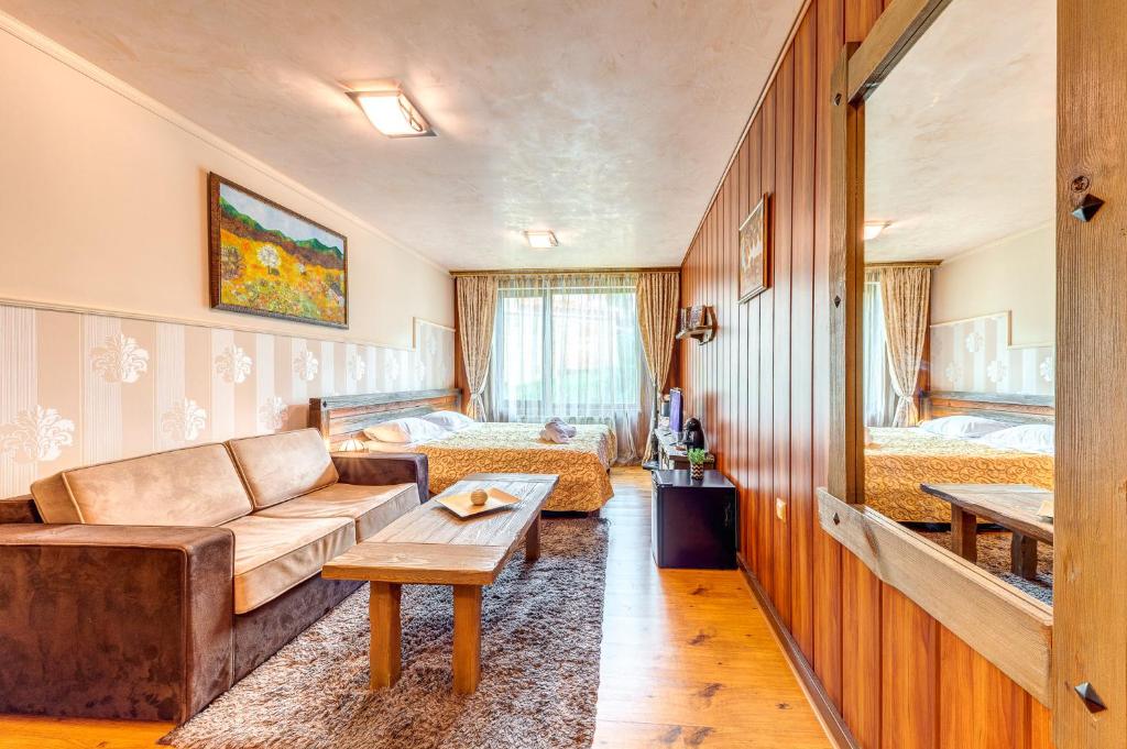 Cozy and Stylish Studio in Forest Glade