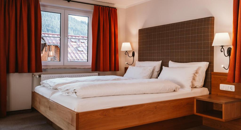Hotel Alpengasthof Löwen - Double Room With Balcony