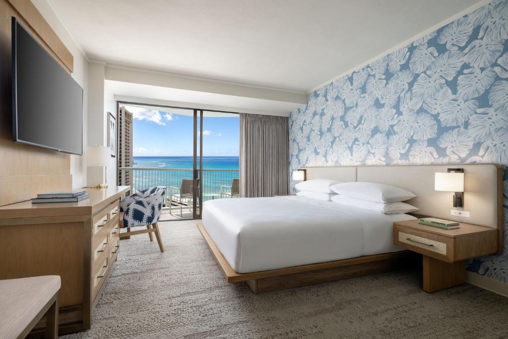 Postel nebo postele na pokoji v ubytování Sheraton Princess Kaiulani Waikiki Beach