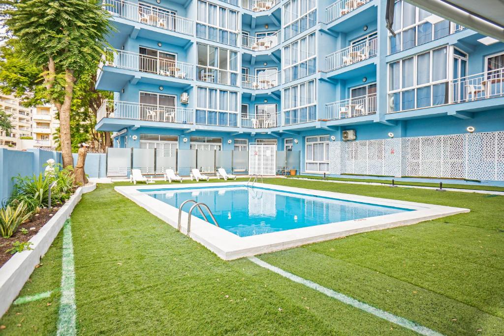 El Velero Apartments