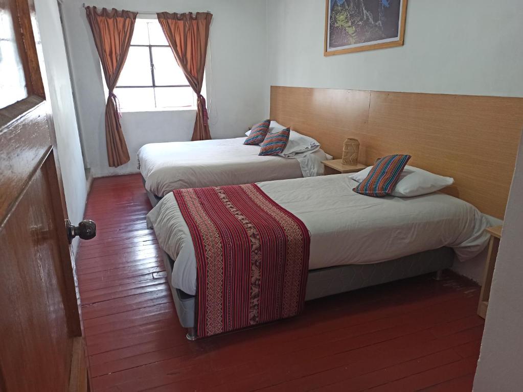 Postel nebo postele na pokoji v ubytování CASONA TORDO - A 3 Cdras de la Plaza - Habitaciones con baño privado