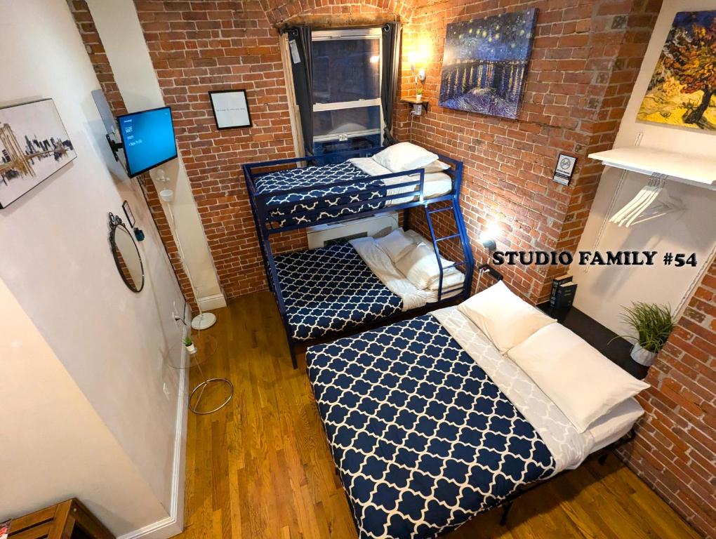 NYC Empire Apartments - 