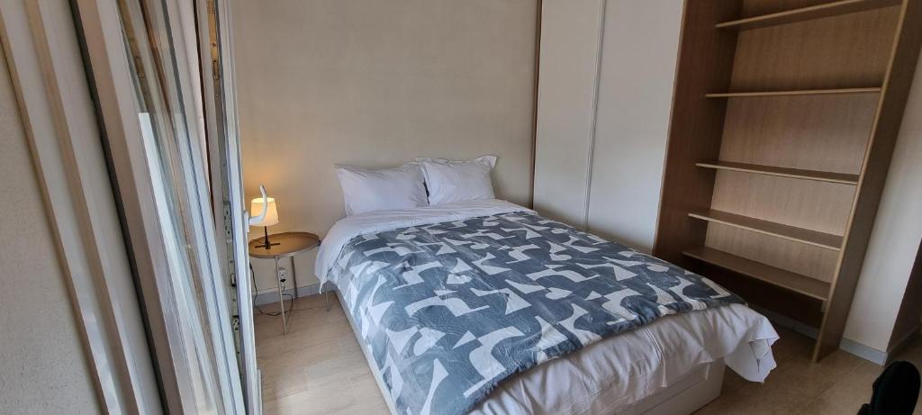 Postel nebo postele na pokoji v ubytování Chez Denis-Jo Chambres d'hôtes