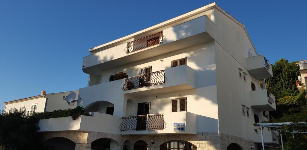 Apartments and Rooms Rogosic - 10