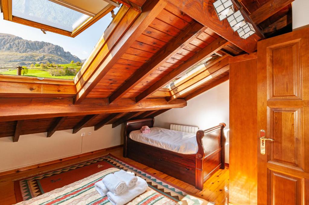Postel nebo postele na pokoji v ubytování Casa Rural La Regoria