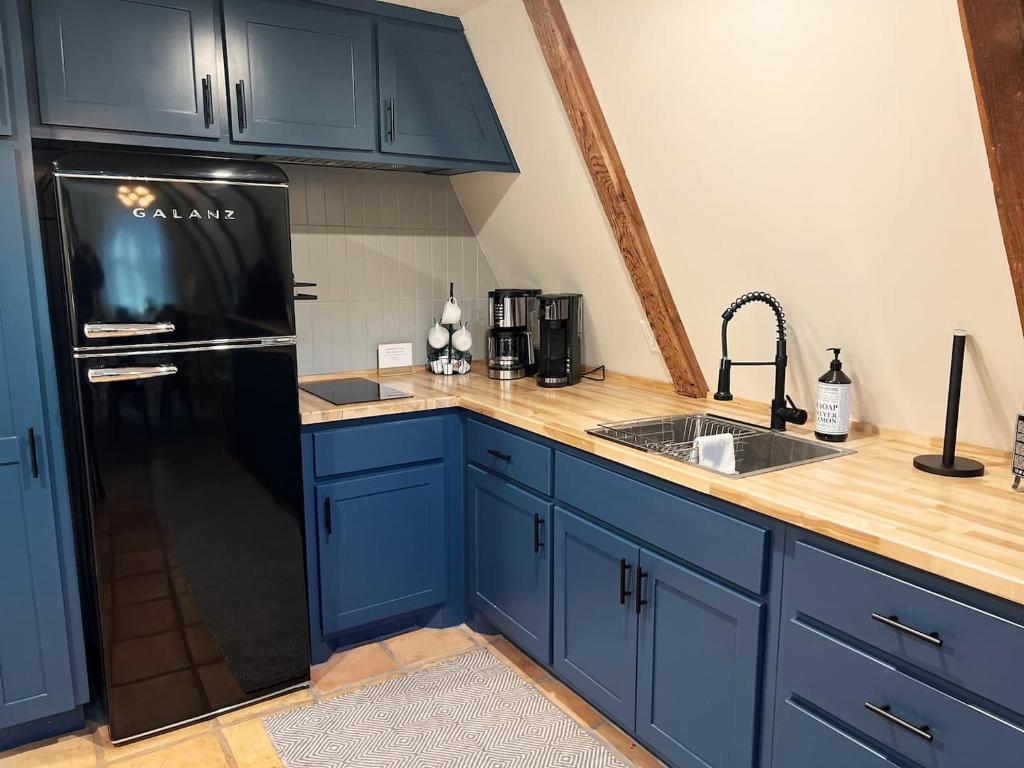 Fotografie z fotogalerie ubytování Cozy A Frame "the Raven" v destinaci Granbury