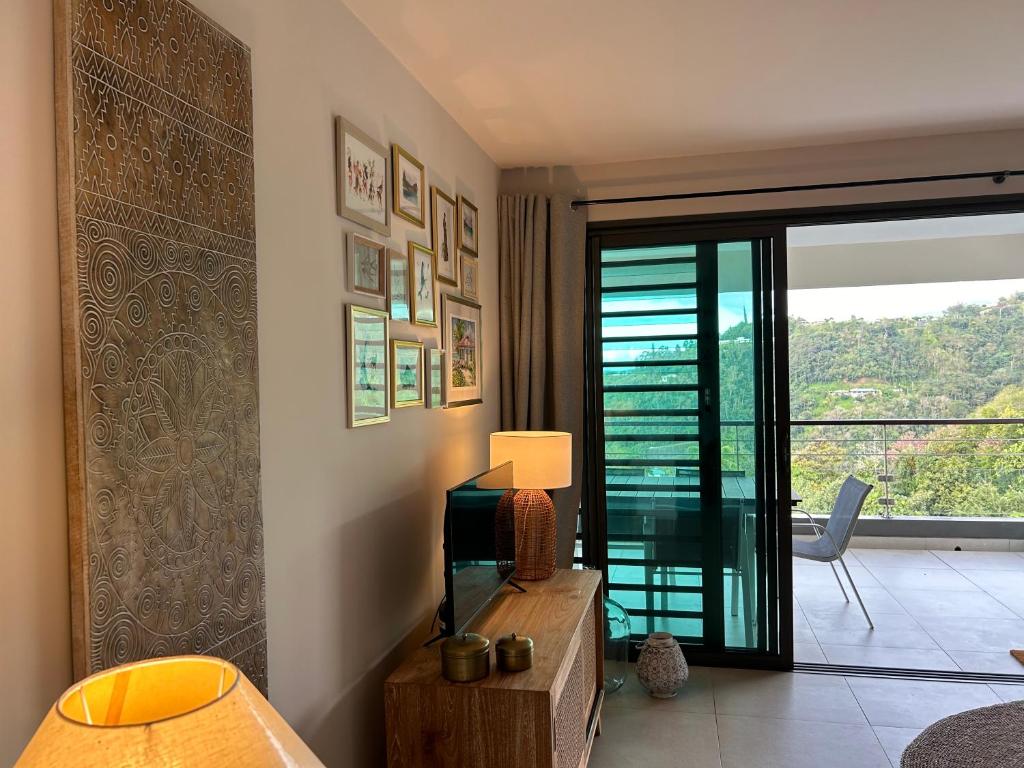 Rõdu või terrass majutusasutuses Cosy Vaikea Lodge, Pamatai road