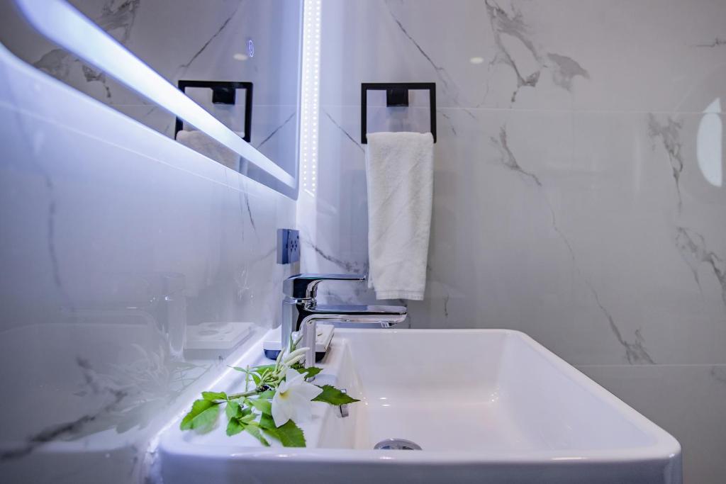 Baan Santhiya Private Pool Villas - Free Tuk-Tuk Service to the Beach! - 12