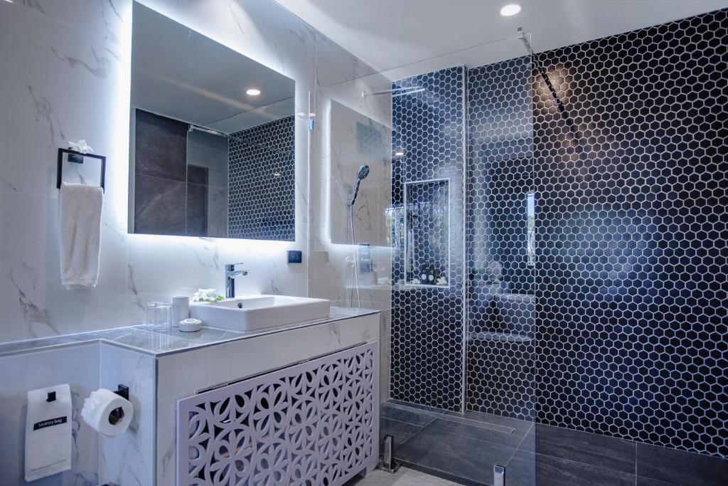 Baan Santhiya Private Pool Villas - Free Tuk-Tuk Service to the Beach! - 16