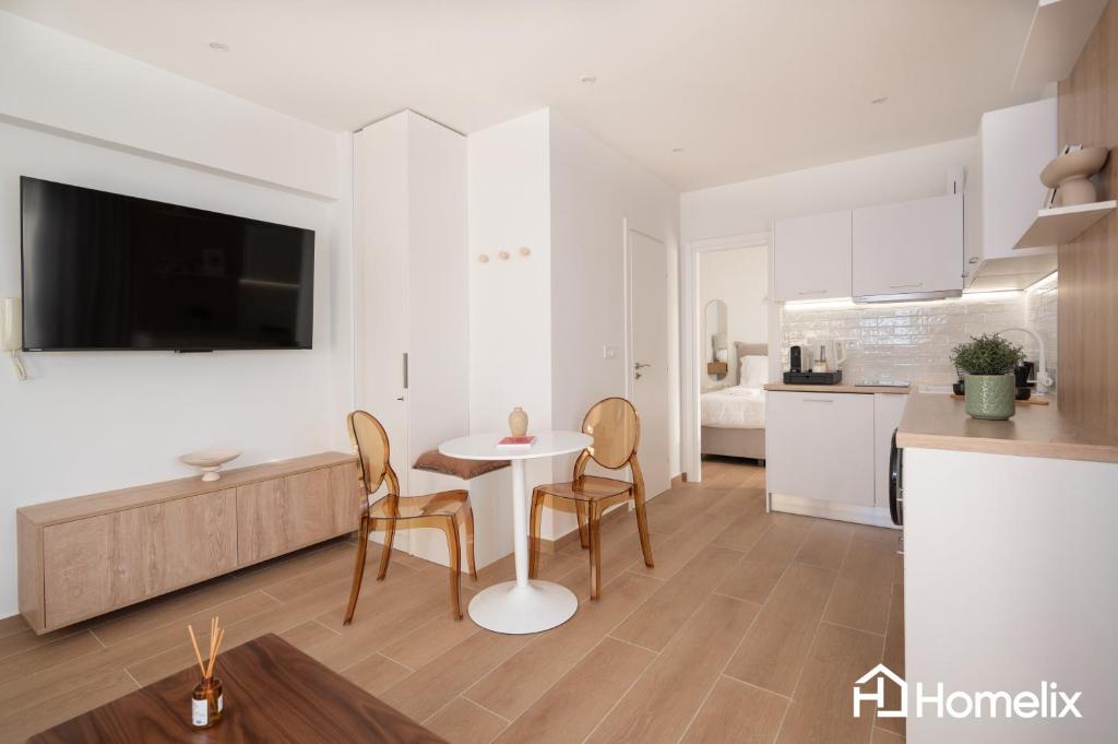 Kuchyň nebo kuchyňský kout v ubytování AMAYA - Sea View Suites