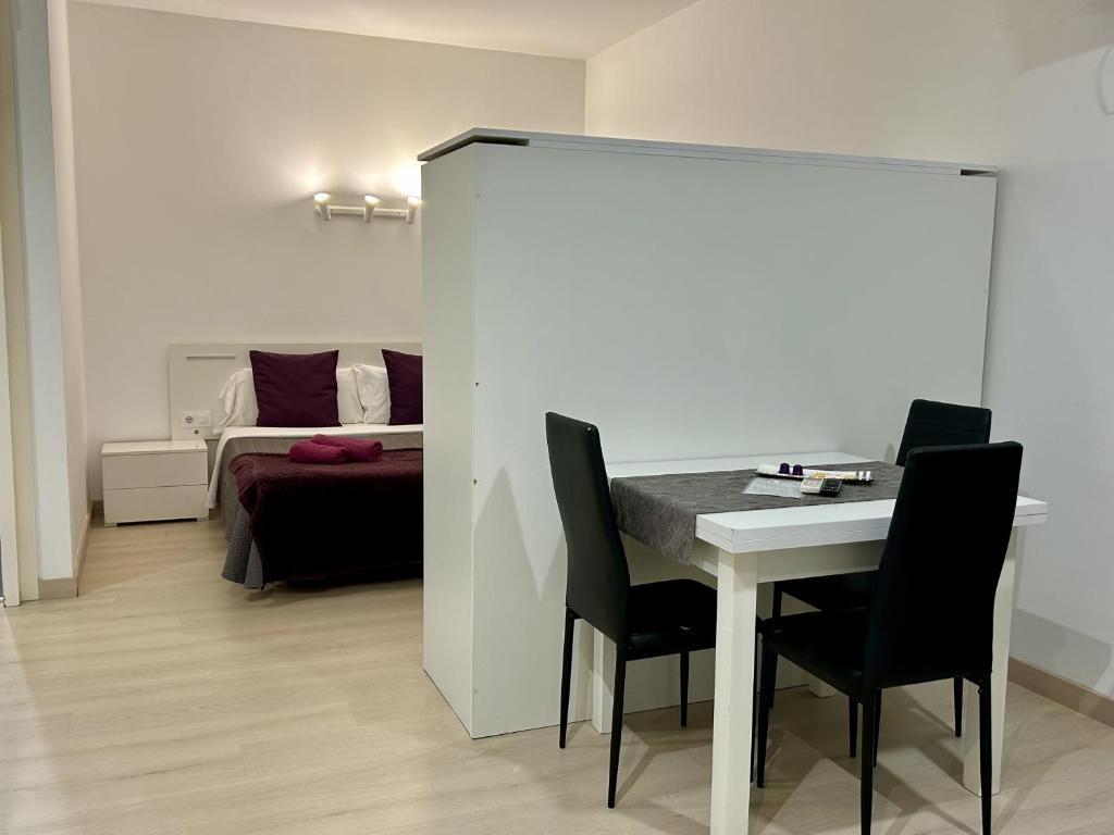 Apartahotel Baldiri - Superior Apartment