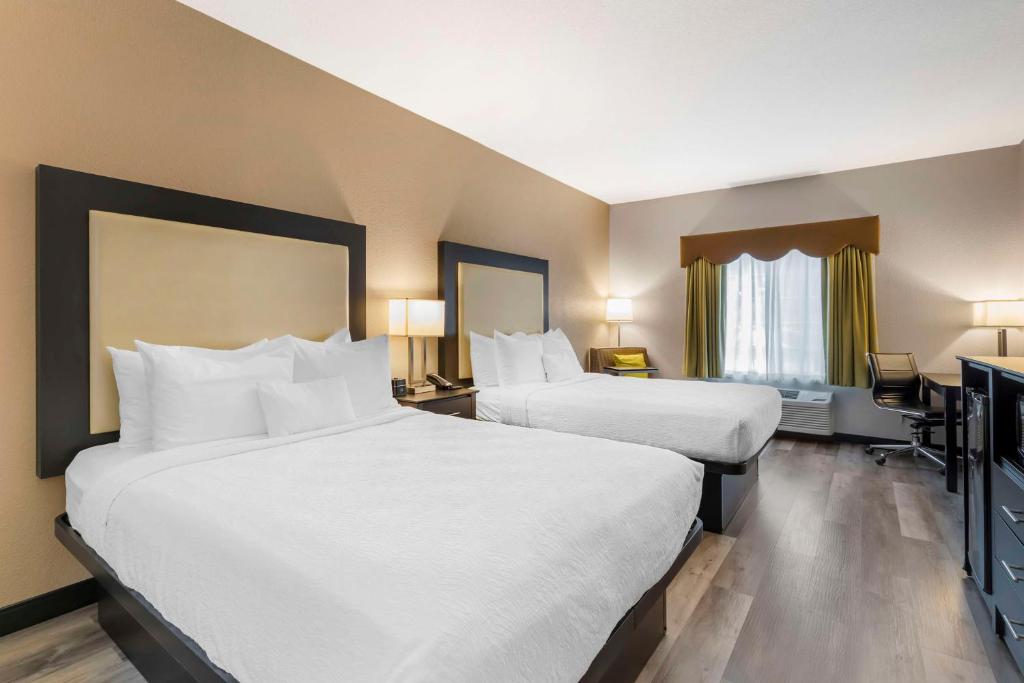 Best Western Plus Des Moines West Inn & Suites - Habitación Queen Con Dos Camas Queen - No Fumadores