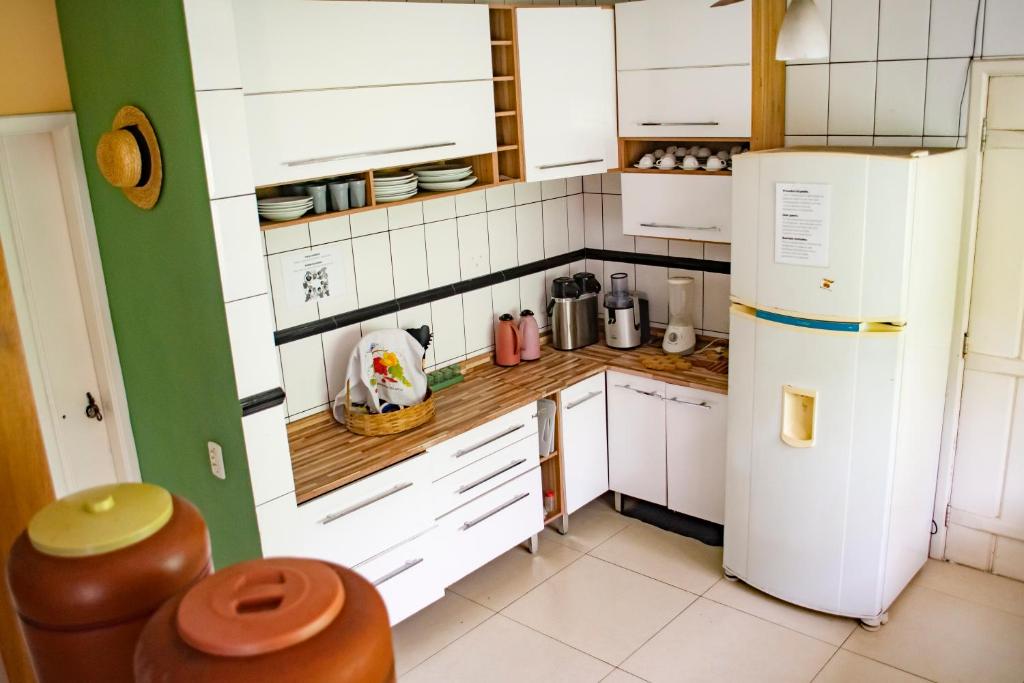 Kuchyň nebo kuchyňský kout v ubytování Hostel Morada do sol Paraty