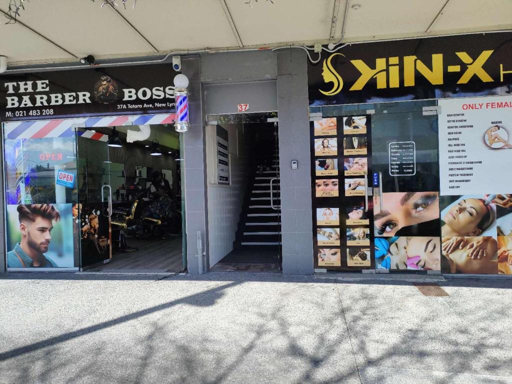 5 Beds including 1 Double Bed, 2 single Beds, 2 Double Sofa Beds, Suite 4, 37 Totara Avenue, New Lynn