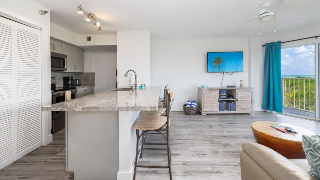 Köök või kööginurk majutusasutuses Nauti Hideaway Ocean Pointe 2314