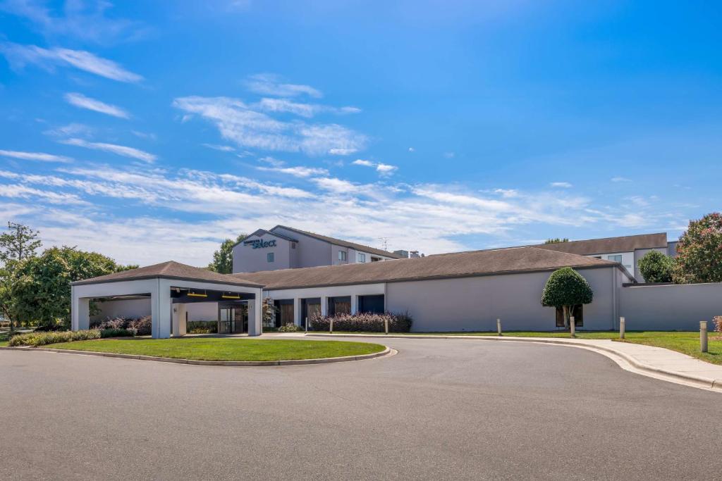 Courtyard Charlotte University Research Park