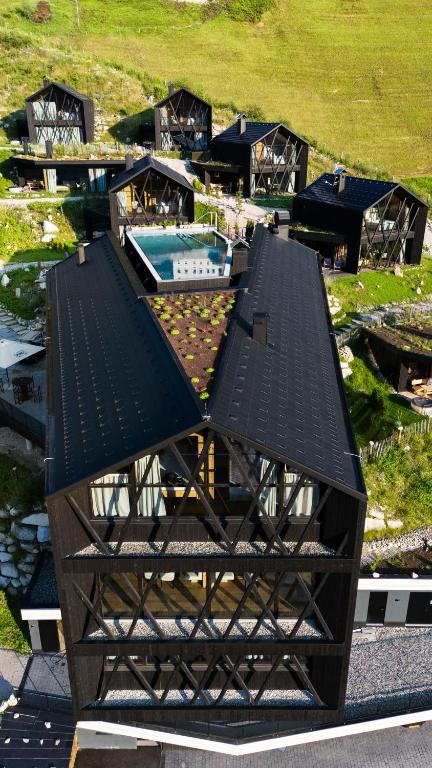 Bazén v ubytování Amus Suites Dolomites nebo v jeho okolí