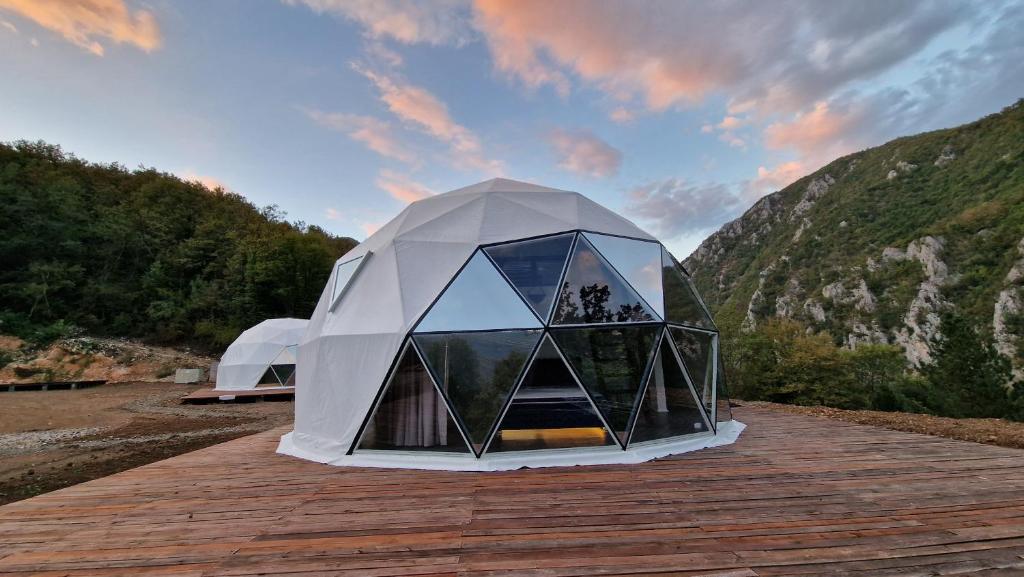 Üldine mäevaade või majutusasutusest Glamping Tara pildistatud vaade