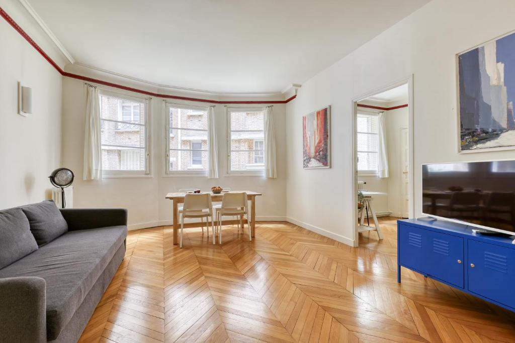 Photo de la galerie de l'établissement Elegant 3 Brd Flat - Heart of Paris 16th, à Paris