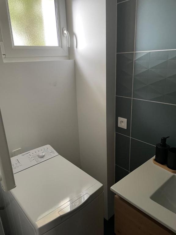 Kúpeľňa v ubytovaní Le P'tit Montjoux - Appart avec Jardin proche gare