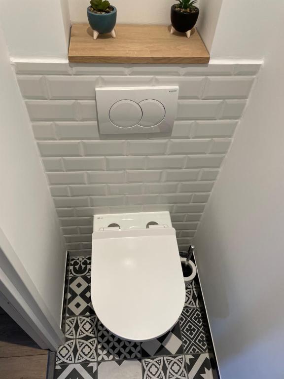 Kúpeľňa v ubytovaní Le P'tit Montjoux - Appart avec Jardin proche gare