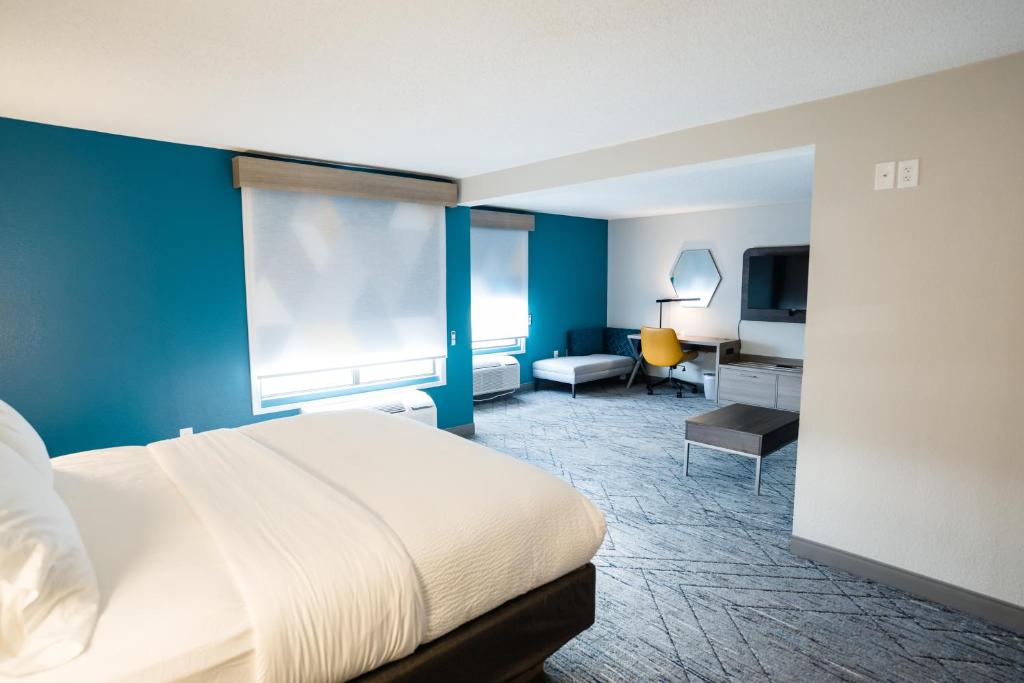 Holiday Inn Express Hotel & Suites Knoxville-North-I-75 Exit 112 by IHG photo