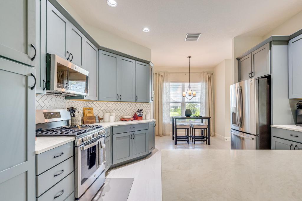 リーズバーグにあるPrivate Patio and Pool Access Home in The Villagesのギャラリーの写真