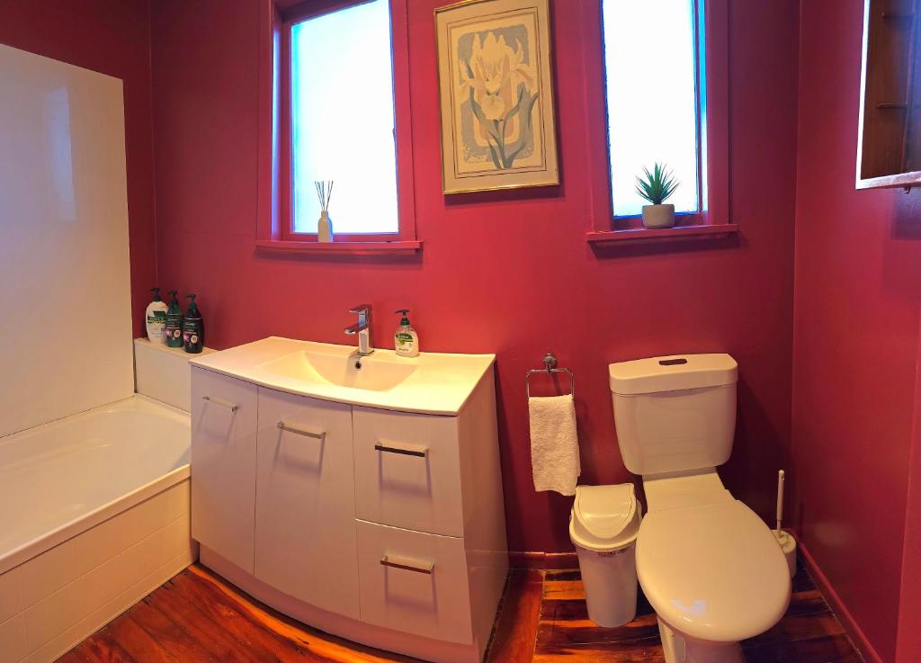 A Cosy Home Away From Home - Resim 8