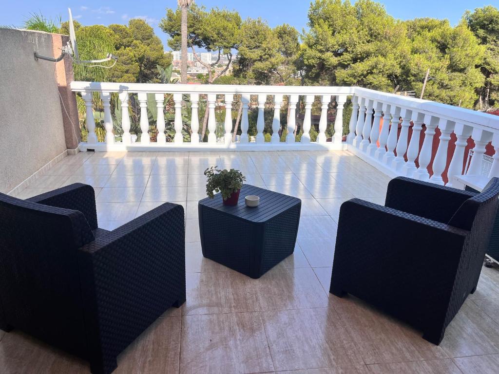 Balkón nebo terasa v ubytování Alquilo chalet completo