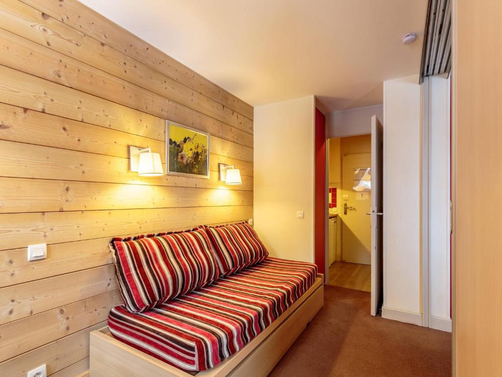 Photo de la galerie de l'établissement Appartement 24m², balcon, piscine chauffée, parking, Plagne 1800 - FR-1-351-246, à La Plagne Tarentaise