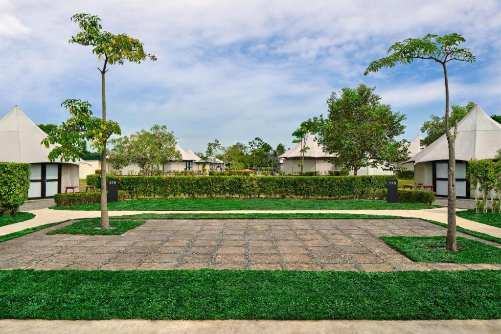 Zahrada ubytování Natra Bintan, a Tribute Portfolio Resort
