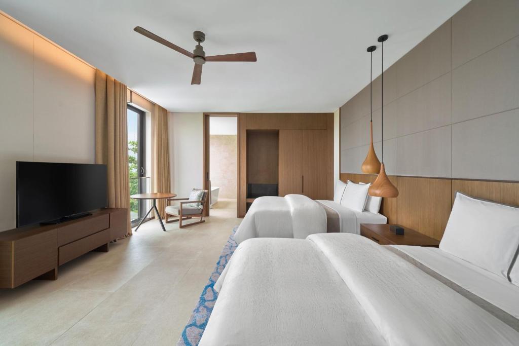 2 Bedroom Villa, Bedroom 1: 1 King, Bedroom 2: 2 Double