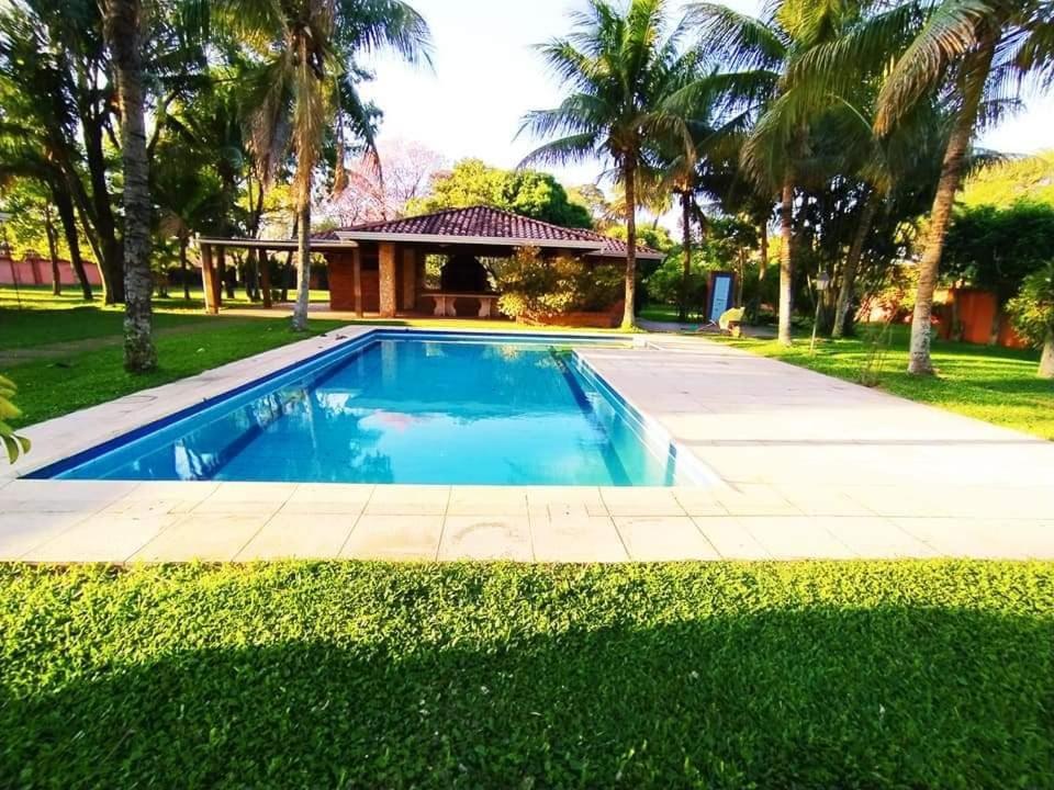 Bazén v ubytování BauHouse Comfort Suites Asuncion nebo v jeho okolí