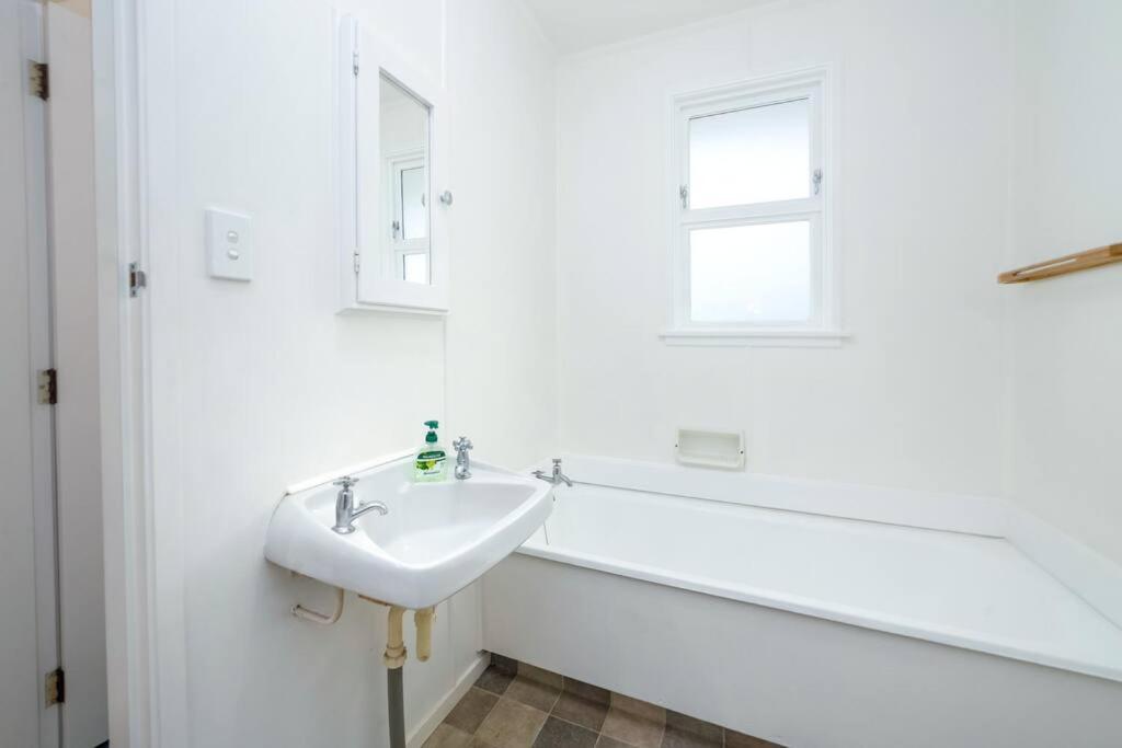 Little Blue Bach - Resim 7