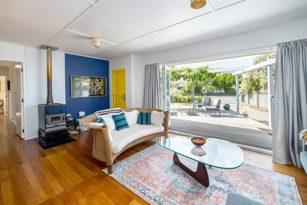 Little Blue Bach - Resim 2