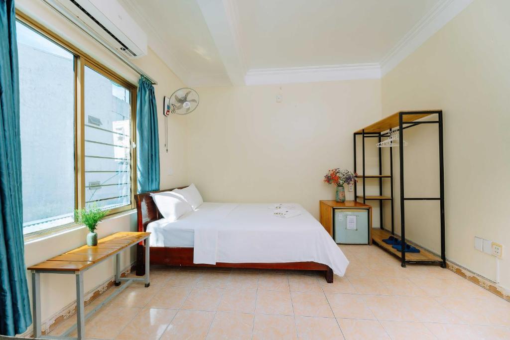 Luna's House Hostel - Double Room With Private Bathroom