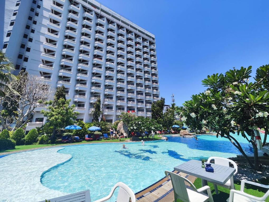 Grand Jomtien Palace Hotel - SHA Extra Plus - Resim 1