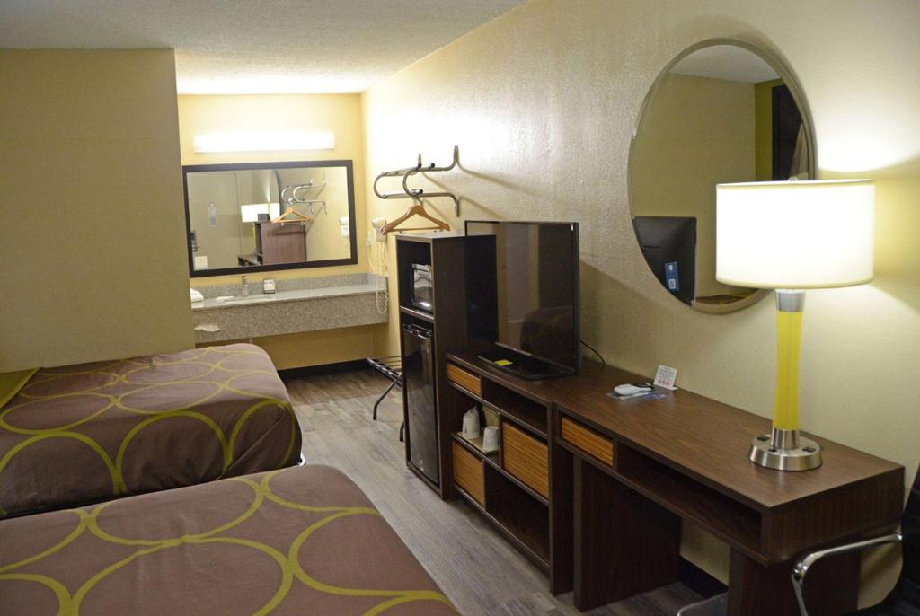 Super 8 by Wyndham Lafayette - Habitación Doble Con Dos Camas Dobles: No Fumar