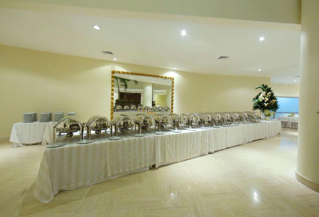 Restaurace v ubytování Radisson Cartagena Ocean Pavillion Hotel