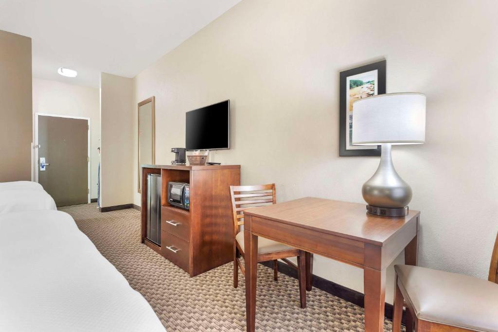 Comfort Inn & Suites - Chambre Queen Avec Deux Lits Queen - Non Fumeurs