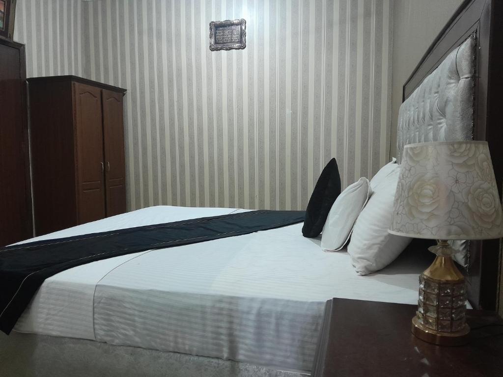 Hotel Tulip INN Faisal Town - 