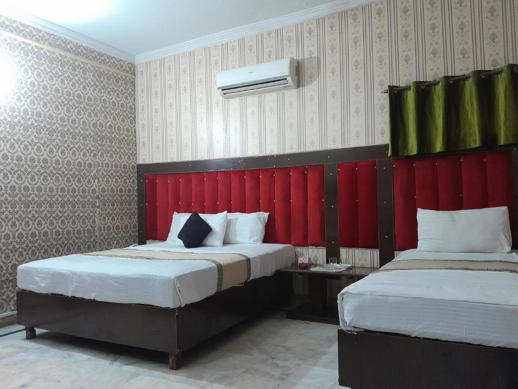 Hotel Tulip INN Faisal Town - 
