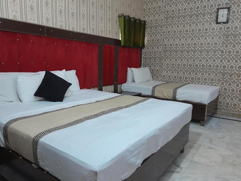 Hotel Tulip INN Faisal Town - 