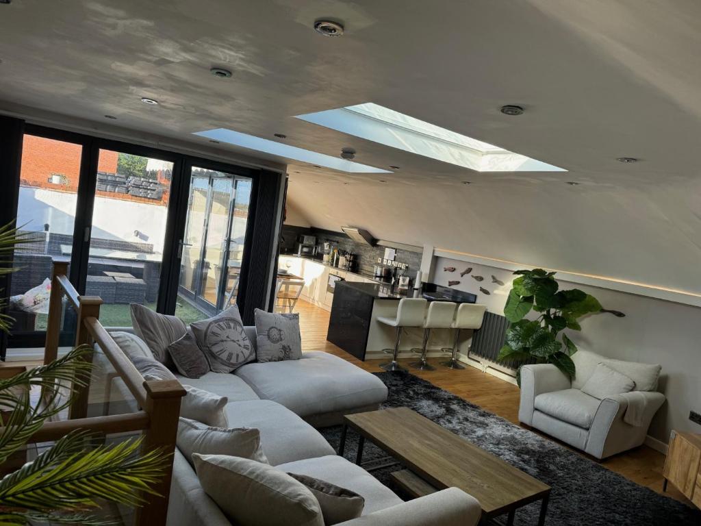 Picture of 2B2B MEWS luxury JQ Duplex Penthouse, Birmingham (updated prices 2025)