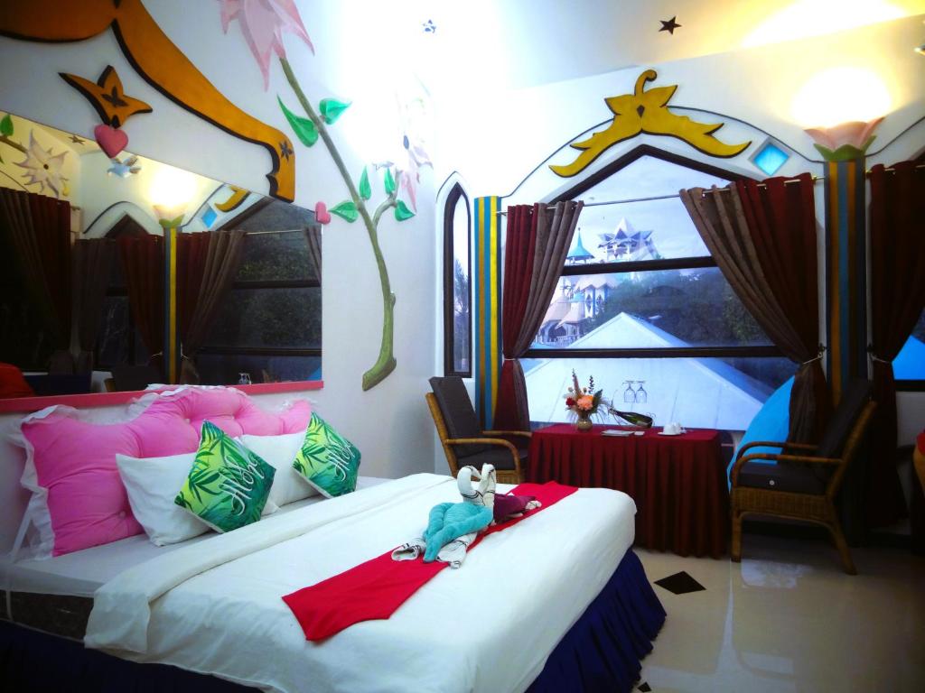 MG Chateau Resort - Suite With Garden View