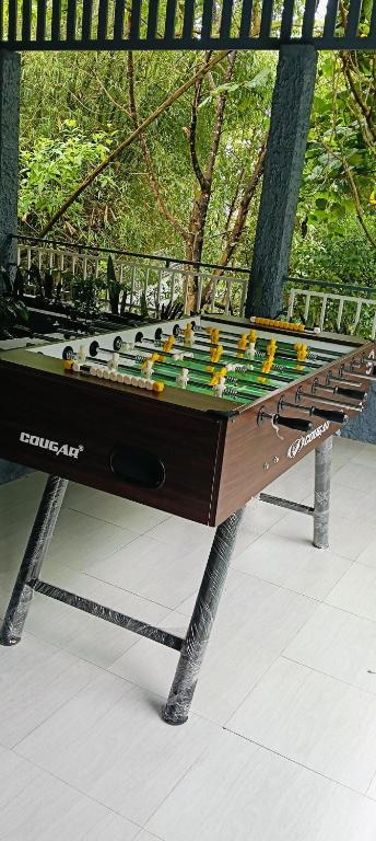 Stolní tenis v ubytování Le Eden Resort nebo okolí
