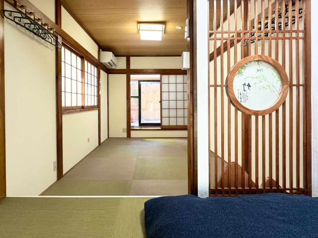 Family House 蕾 池袋徒步圈全新装修日式户建民宿客房内的一张或多张床位