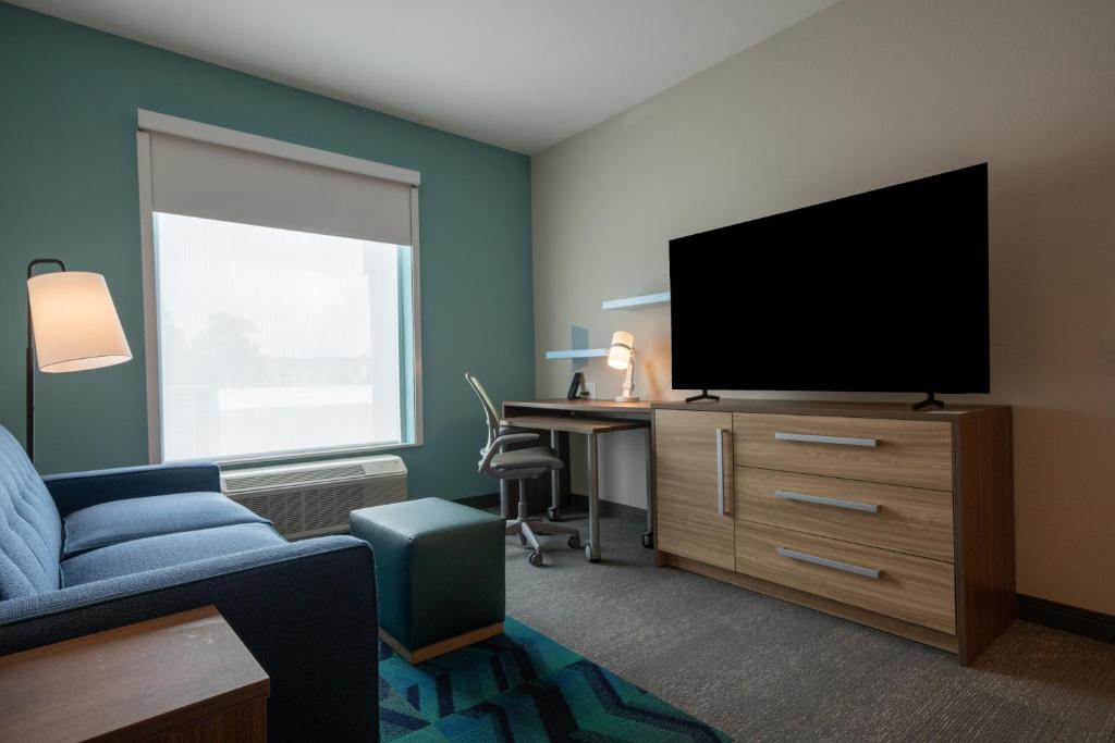Home2 Suites by Hilton Fort Walton Beach Eglin AirForce Base - One-Bedroom King Suite - Hearing Accessible